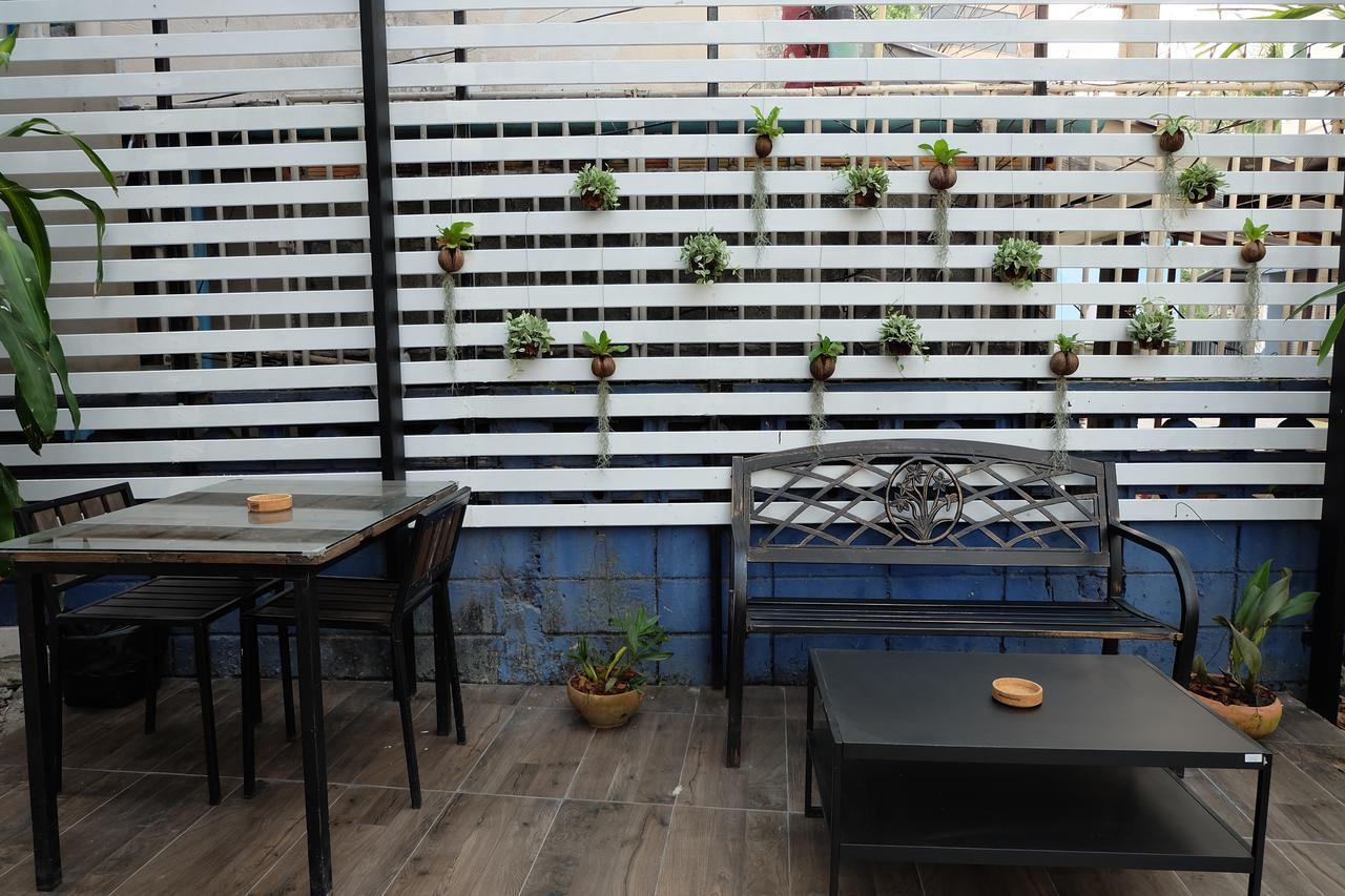 F Plus F Hostel Τσιάνγκ Μάι Εξωτερικό φωτογραφία